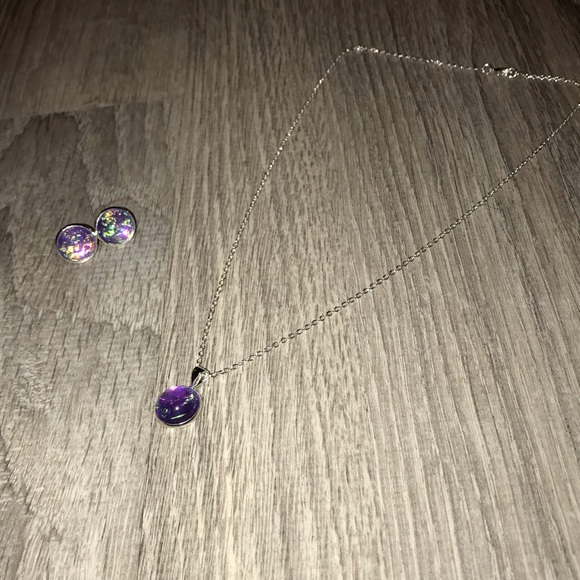Purple Cat Eye Iridescent Foil Silver Necklace - Picture 2 of 3